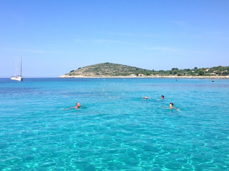 Sandy bay of Vela Rina Anchorage, Drvenik Mali, Croatia