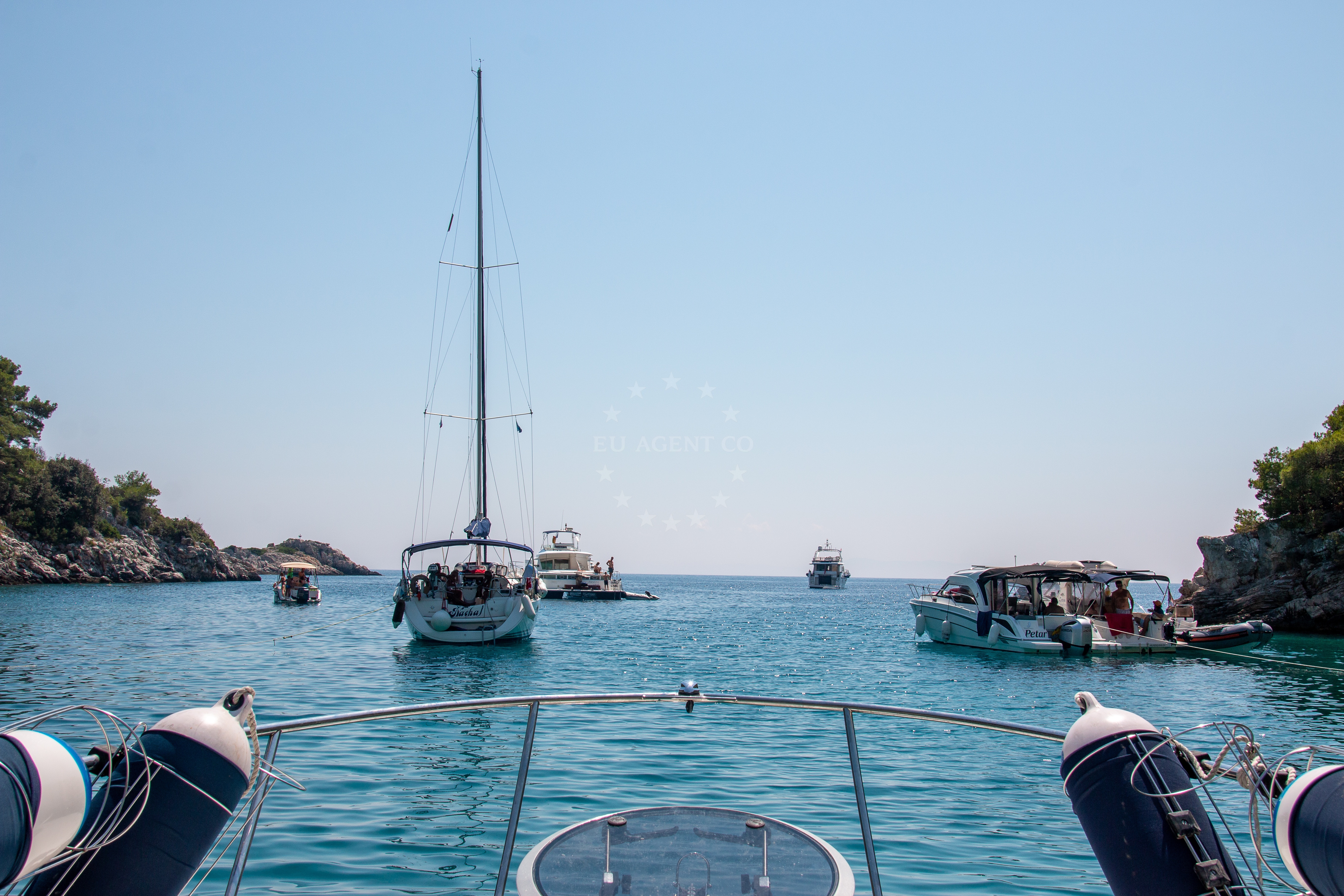 Yacht anchoring at Šolta Island, near Lonely Paradise restaurant