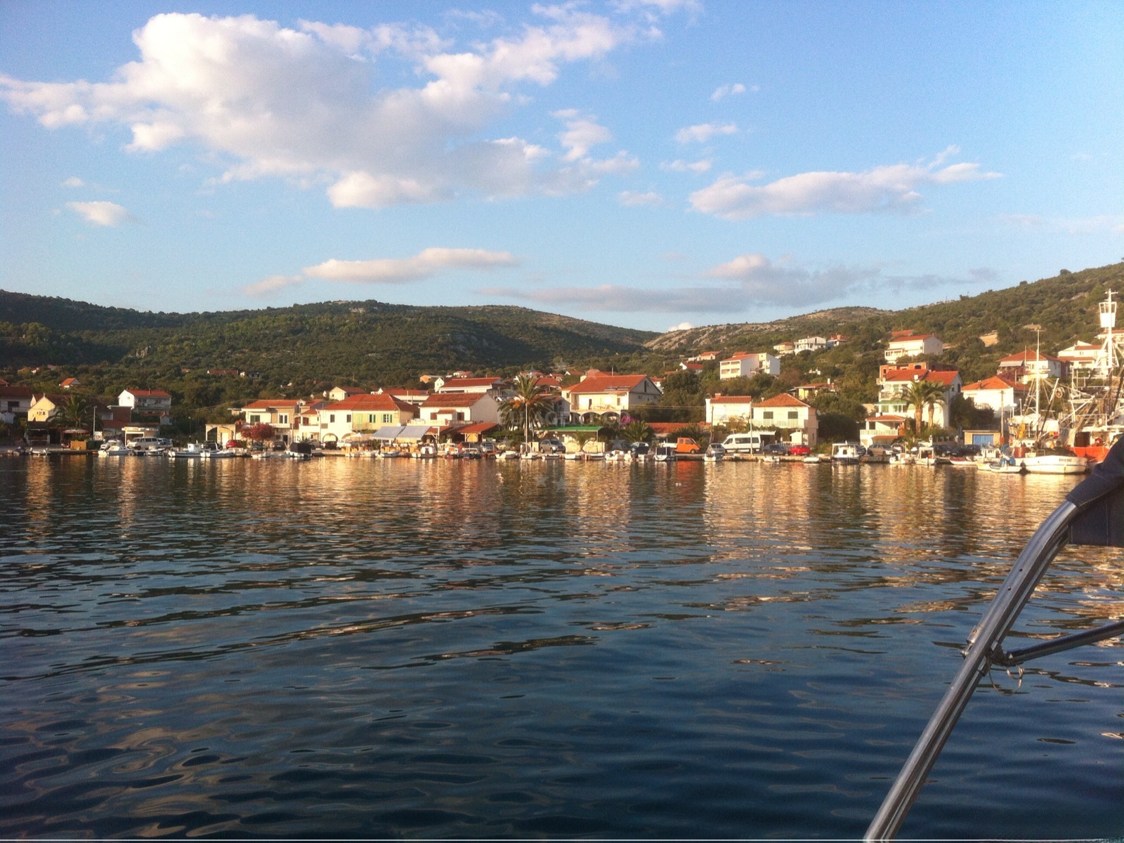 Mud-bottom seabed at Vinisce Anchorage
