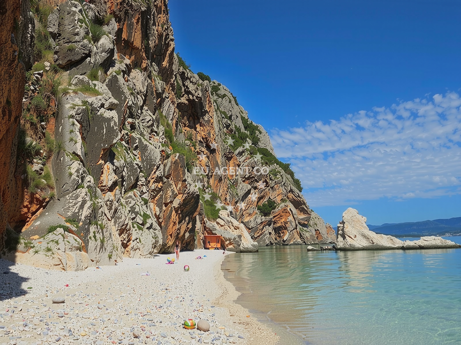 Shallow, pebbled beach at Moby's Beach, 0.08km from the anchorage