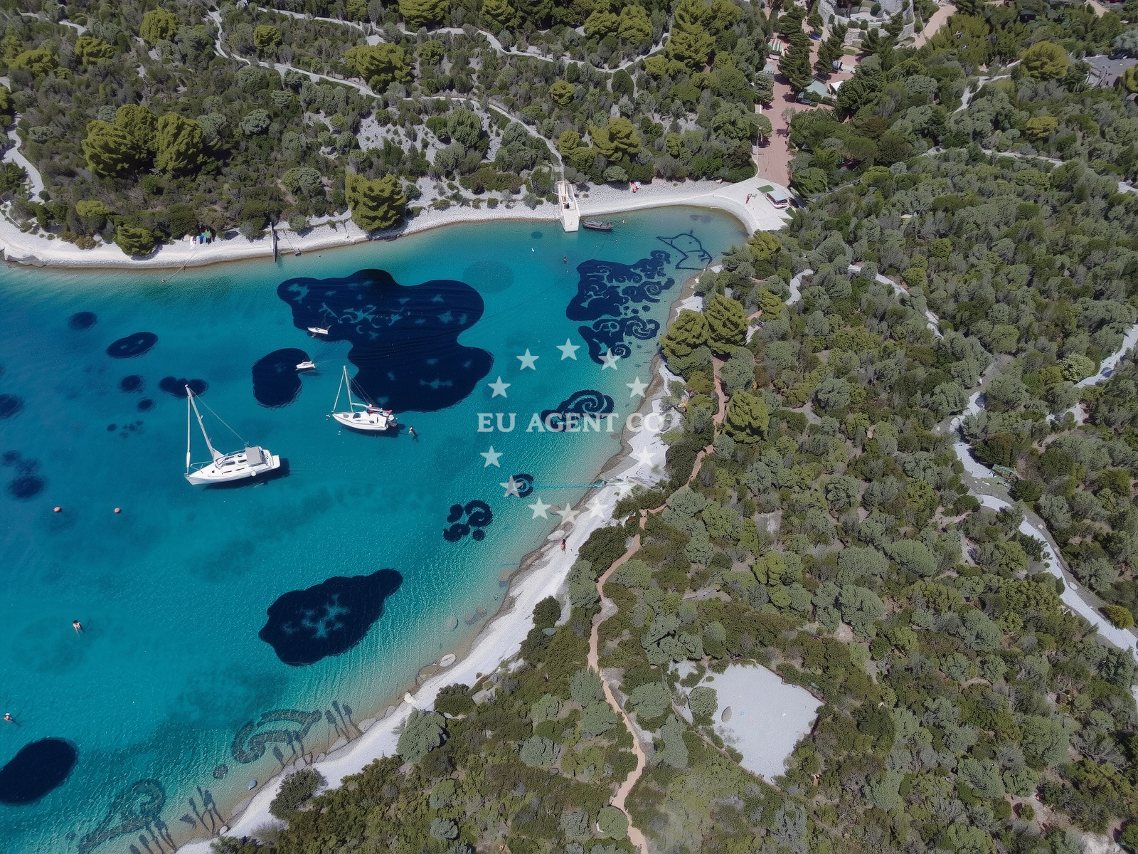 Plaza Plieski Beach, Veli Losinj: Soft sandy shore near Plijeski Anchorage
