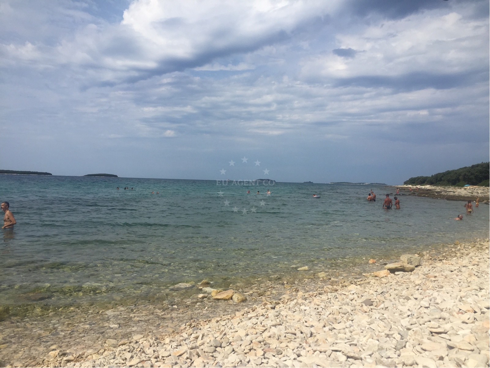 Anchorage in Rovinj, Croatia with view of Cisterna POI nearby