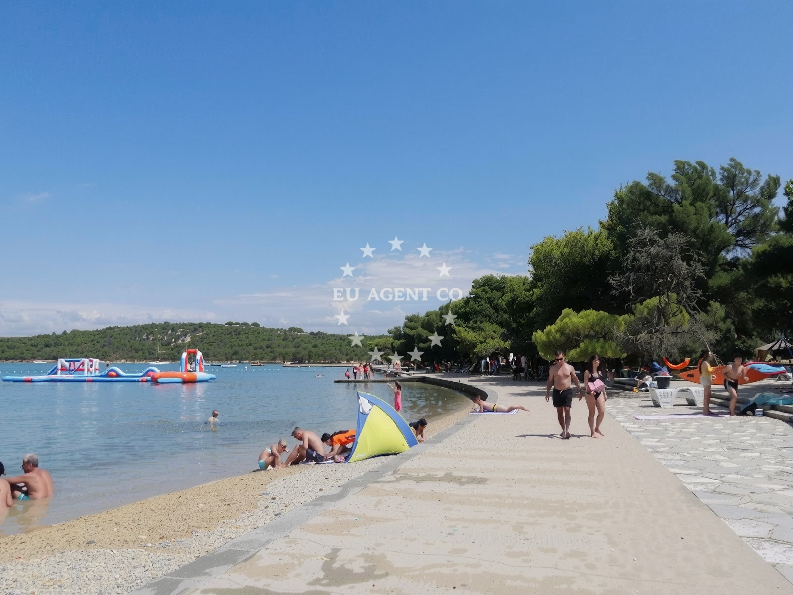 Campsite near Jazina Anchorage with restaurant and showers