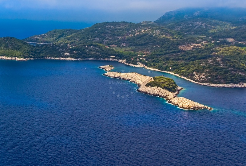 Sailboat anchored at Mljet Island anchorage 149B near Podskolj village