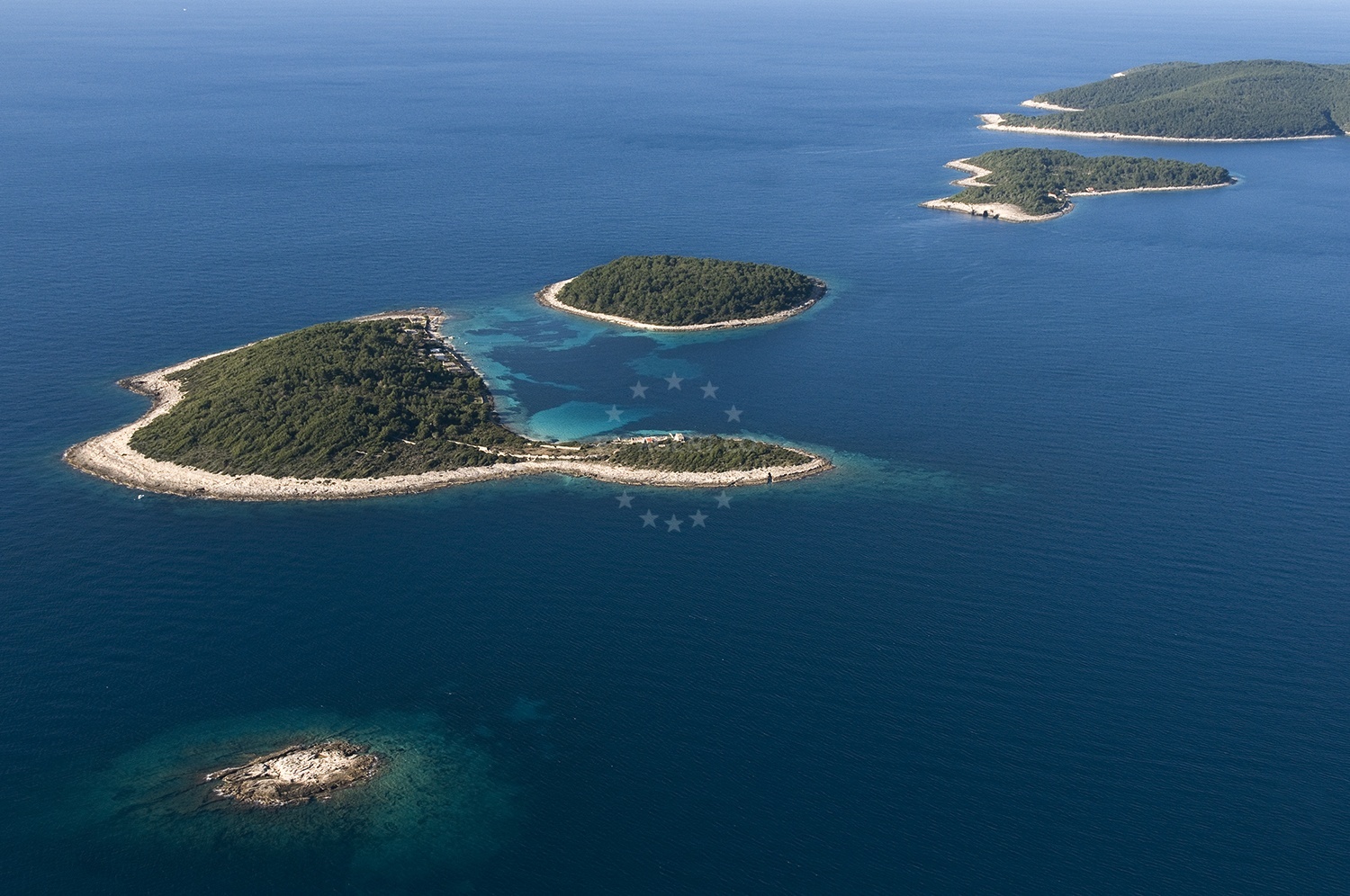 Prznjak Veli and Mali anchorage with clear waters and natural surroundings