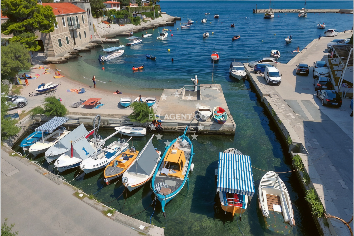Additional view of Pržnjak Veli and Mali anchorage in Anchorage on the island Pržnjak Veli, South Dalmatia, Croatia photo 5