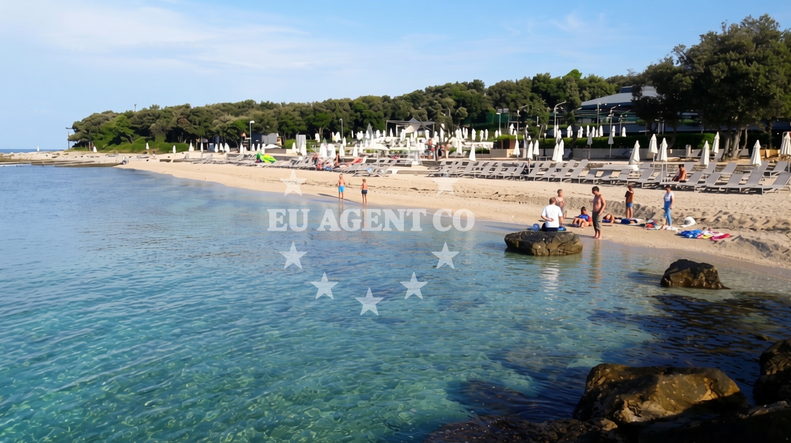 Overview of Amarin beach in Val de Lesso 5, Rovinj