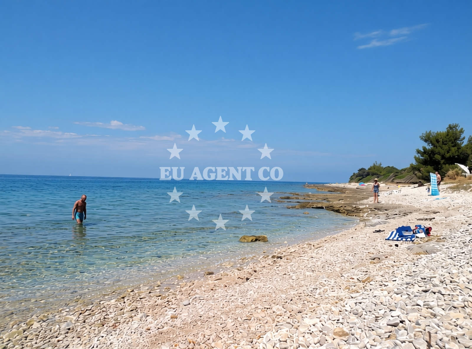 Shoreline and swimming area at Amarin beach in Val de Lesso 5, Rovinj