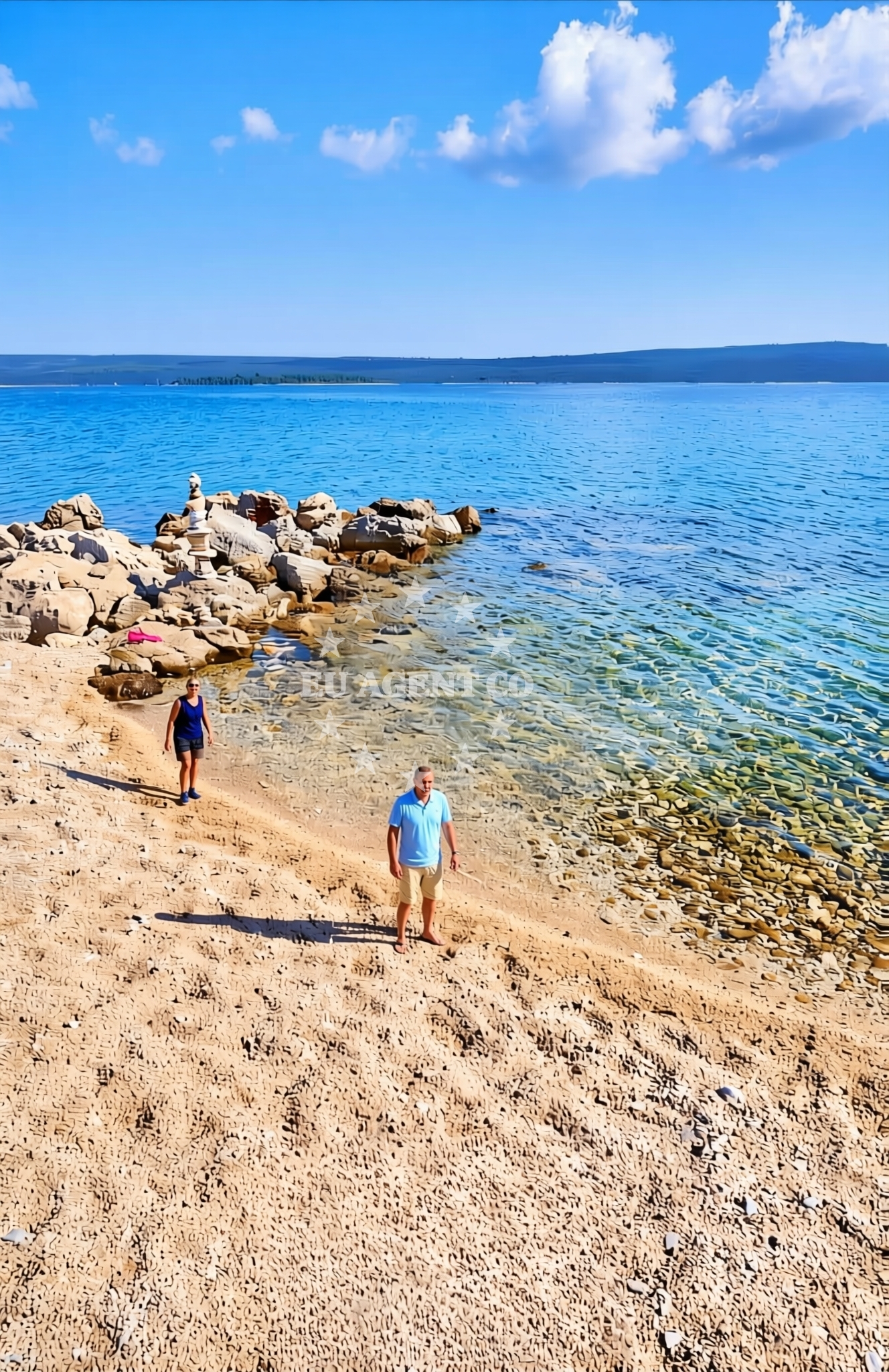 Beach facilities and surroundings at Artac sredina, Nerezine (Lošinj) Beach in Artac sredina