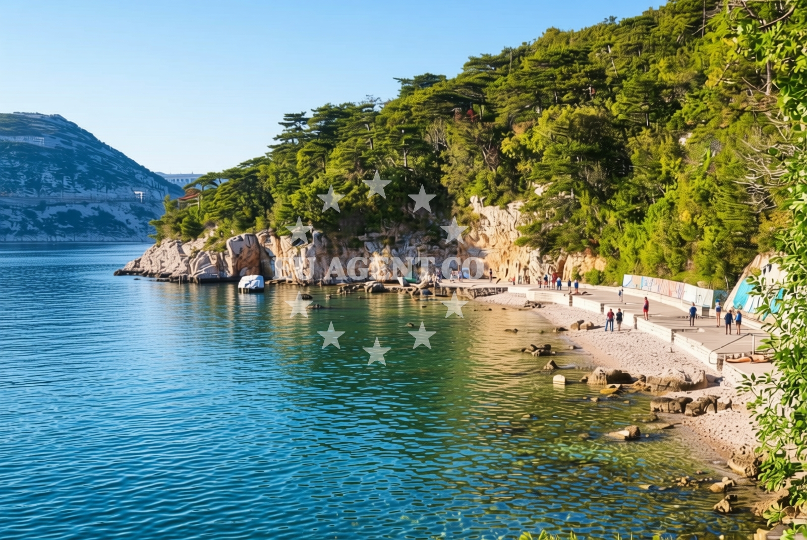 Overview of Bakarac: beaches and coves in Bakarac