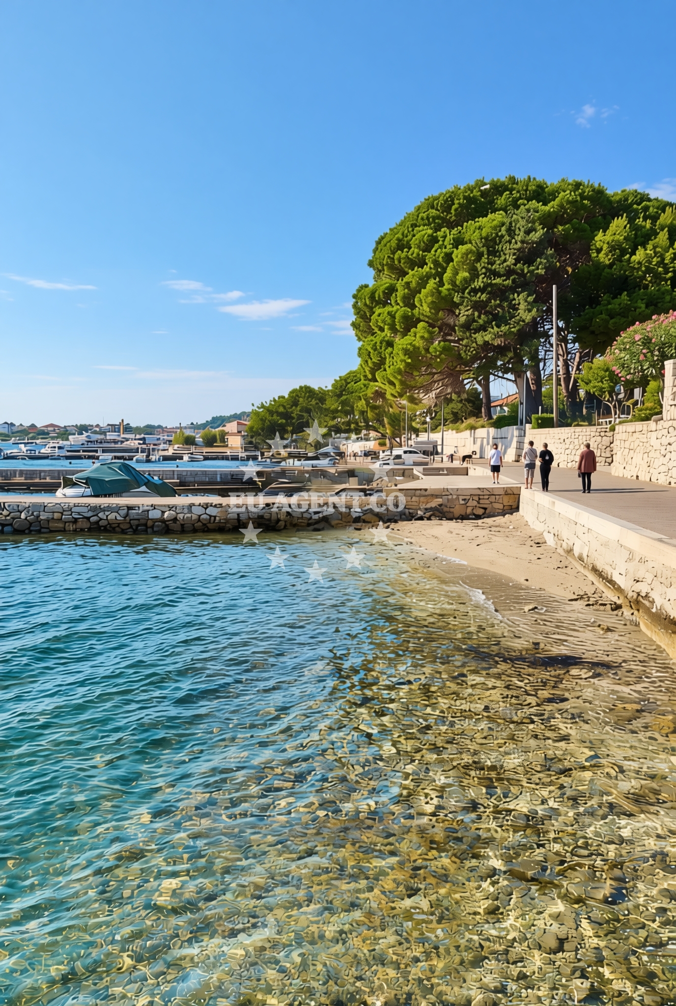 Shoreline and swimming area at Banjol istok, Banjol (Rab) Beach in Banjol istok