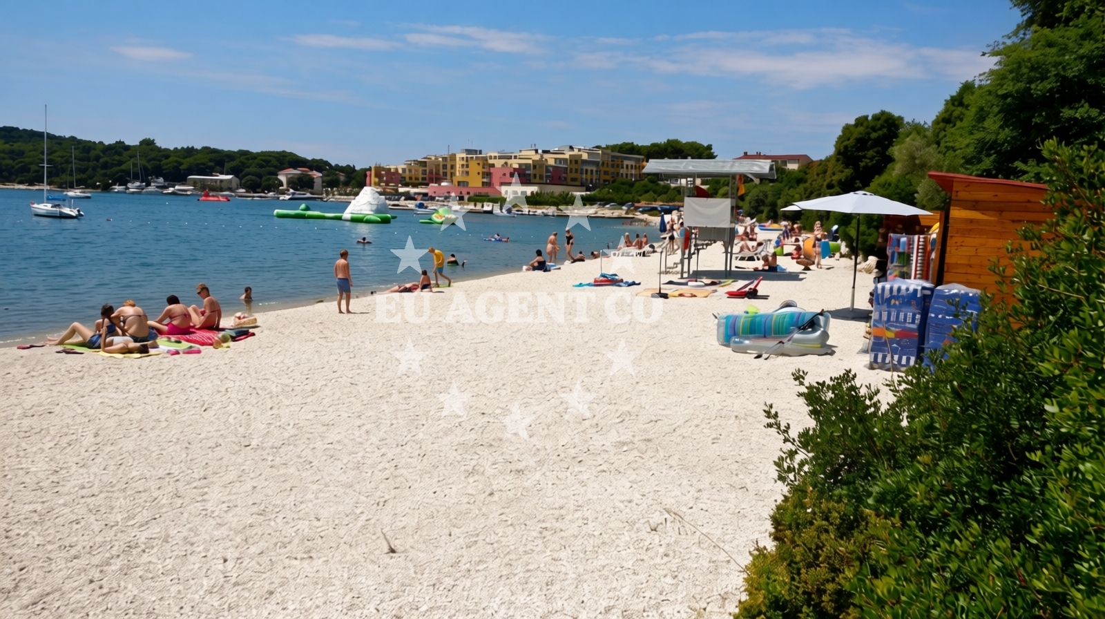 Beach facilities and surroundings at Banjole beach in Lucefinka 3, Banjole