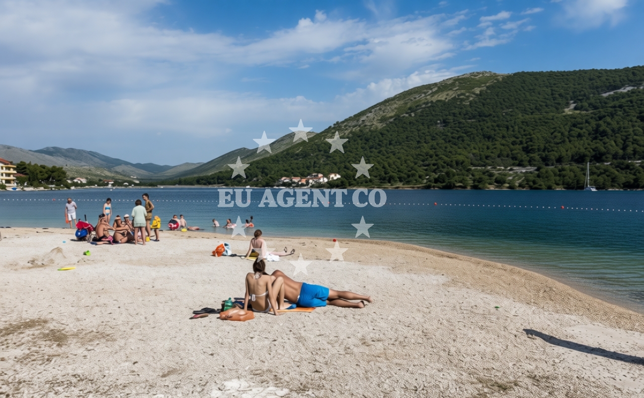 Additional view of Banovci beach in Grebaštica donja 100 1 floor, Grebaštica