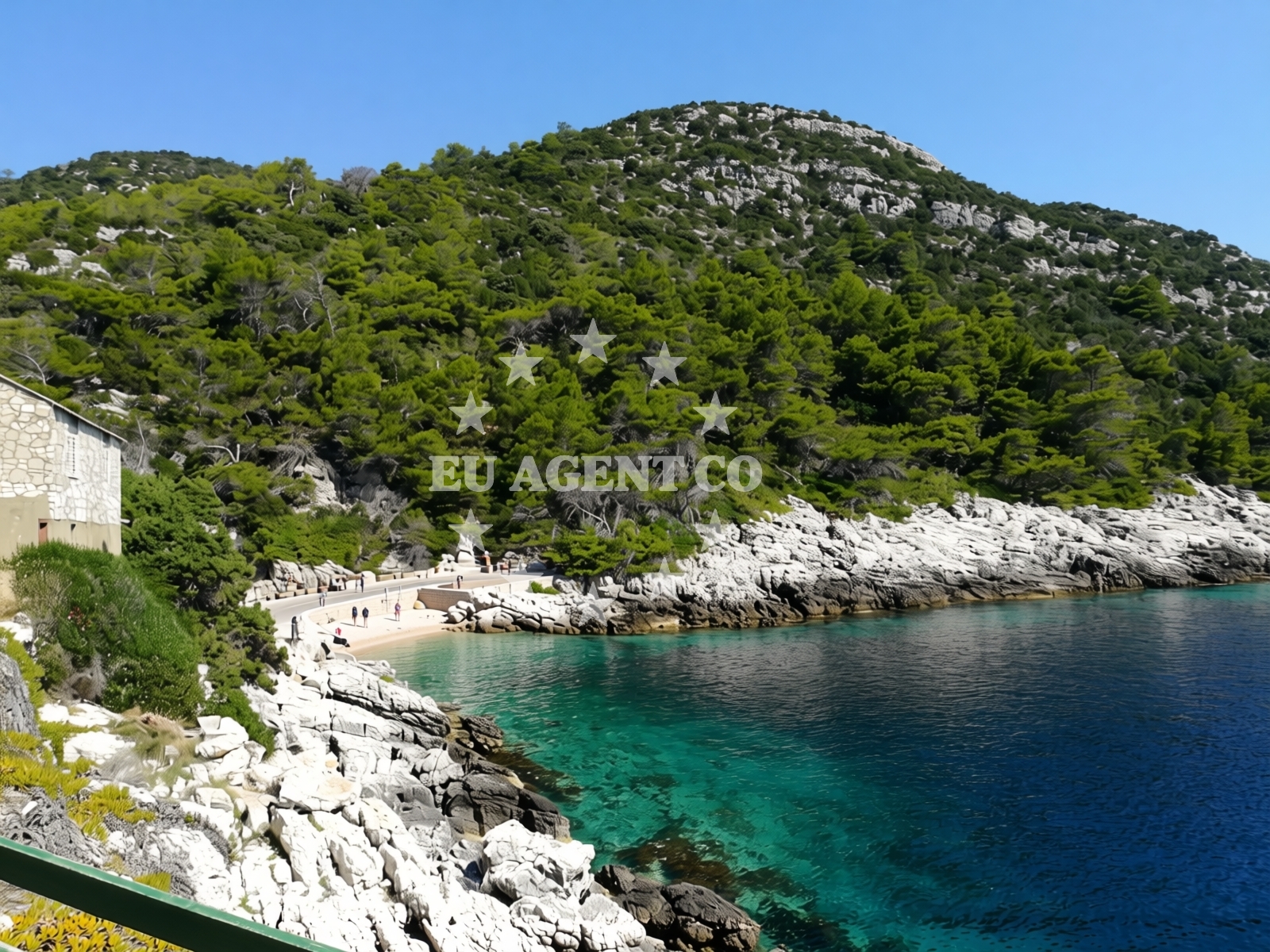 Overview of Barje beach in Sv. Kuzme i Damjana 51, Lastovo