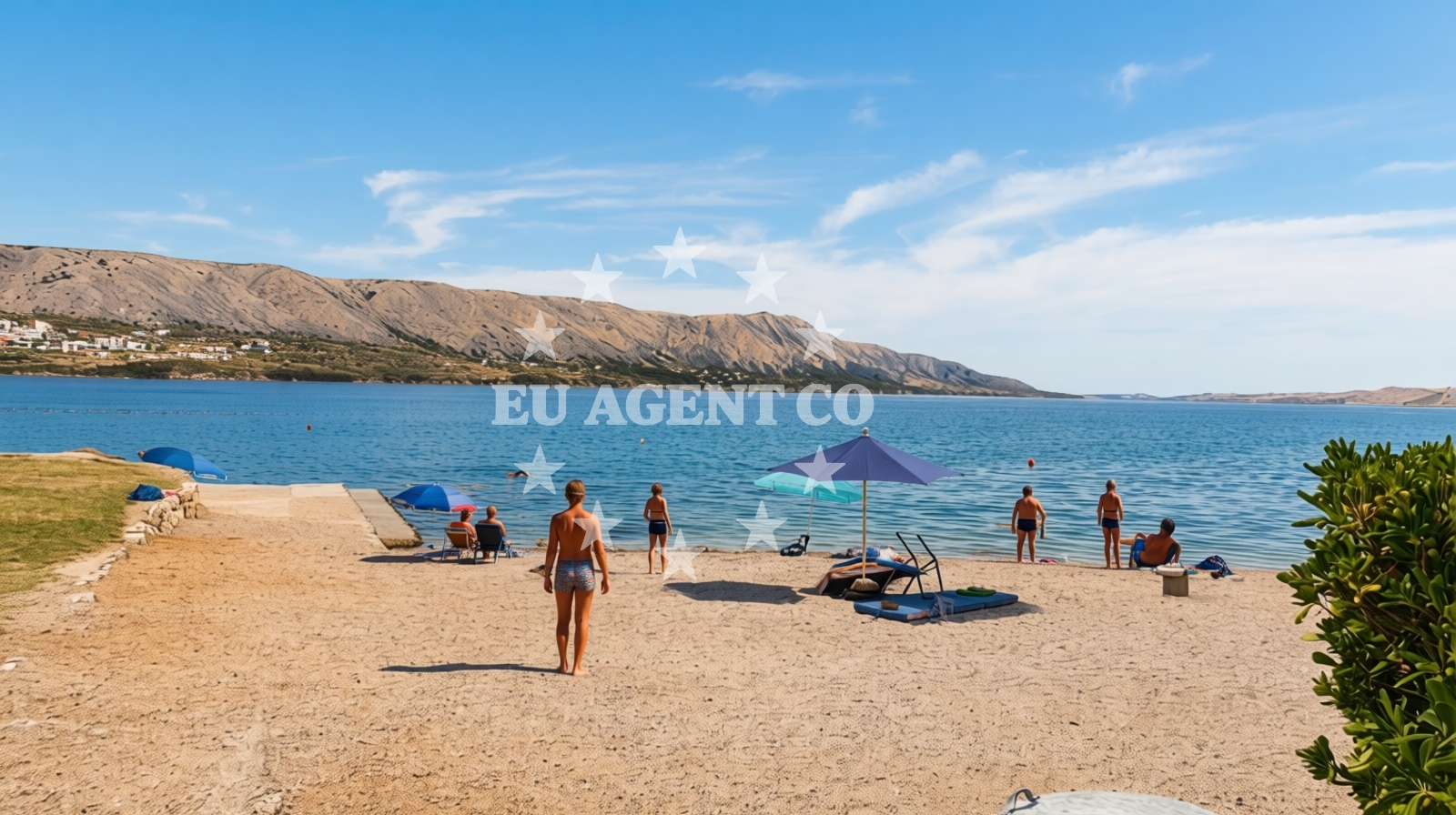 Shoreline and swimming area at Basaka beach in Dubrovačka ul. 22, Pag