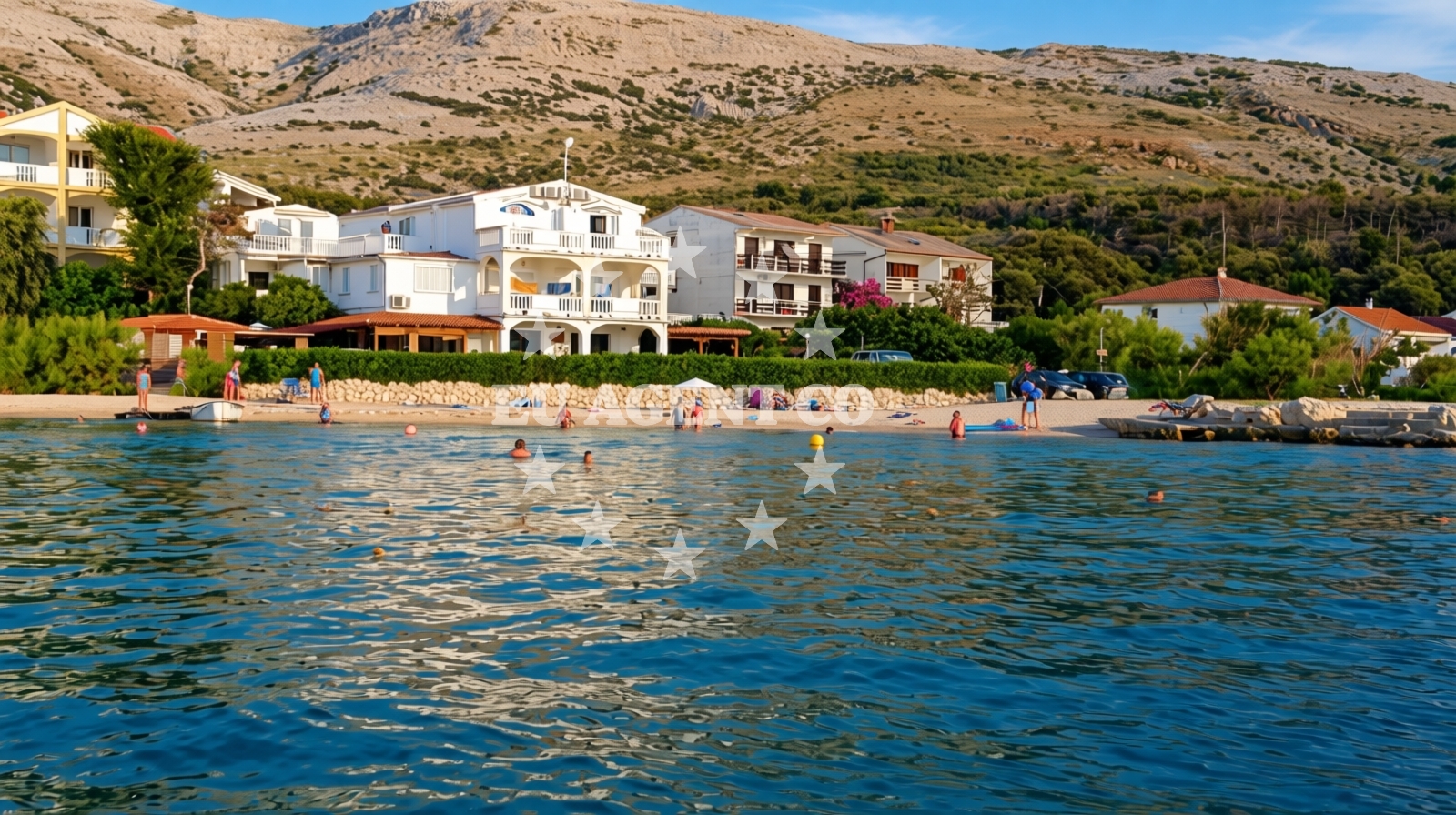Beach facilities and surroundings at Basaka beach in Dubrovačka ul. 22, Pag