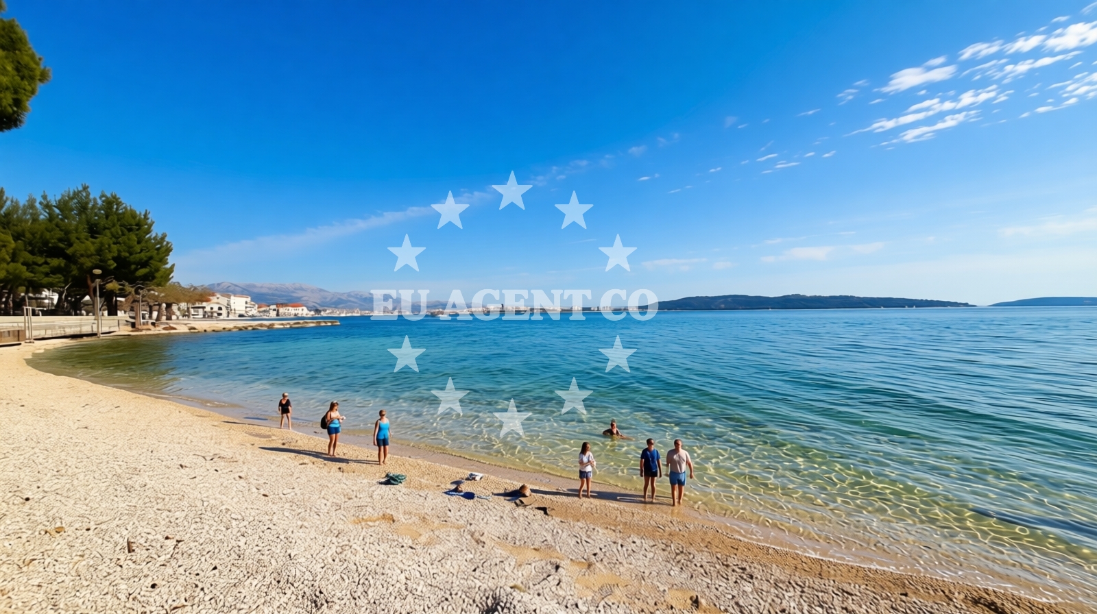 Shoreline and swimming area at Beach Baletna Skola in 7 Don Kažimira Sinovčića, Kaštela