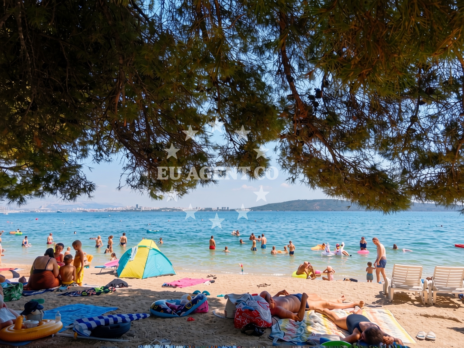 Beach facilities and surroundings at Beach Baletna Skola in 7 Don Kažimira Sinovčića, Kaštela