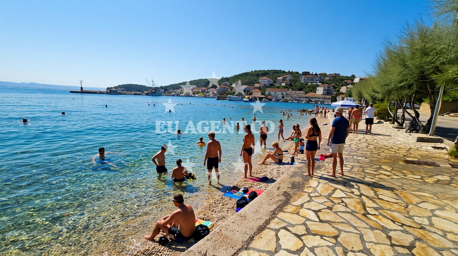 Sea and coastal view of Beach Batalaza in Zanatska 11, Kali