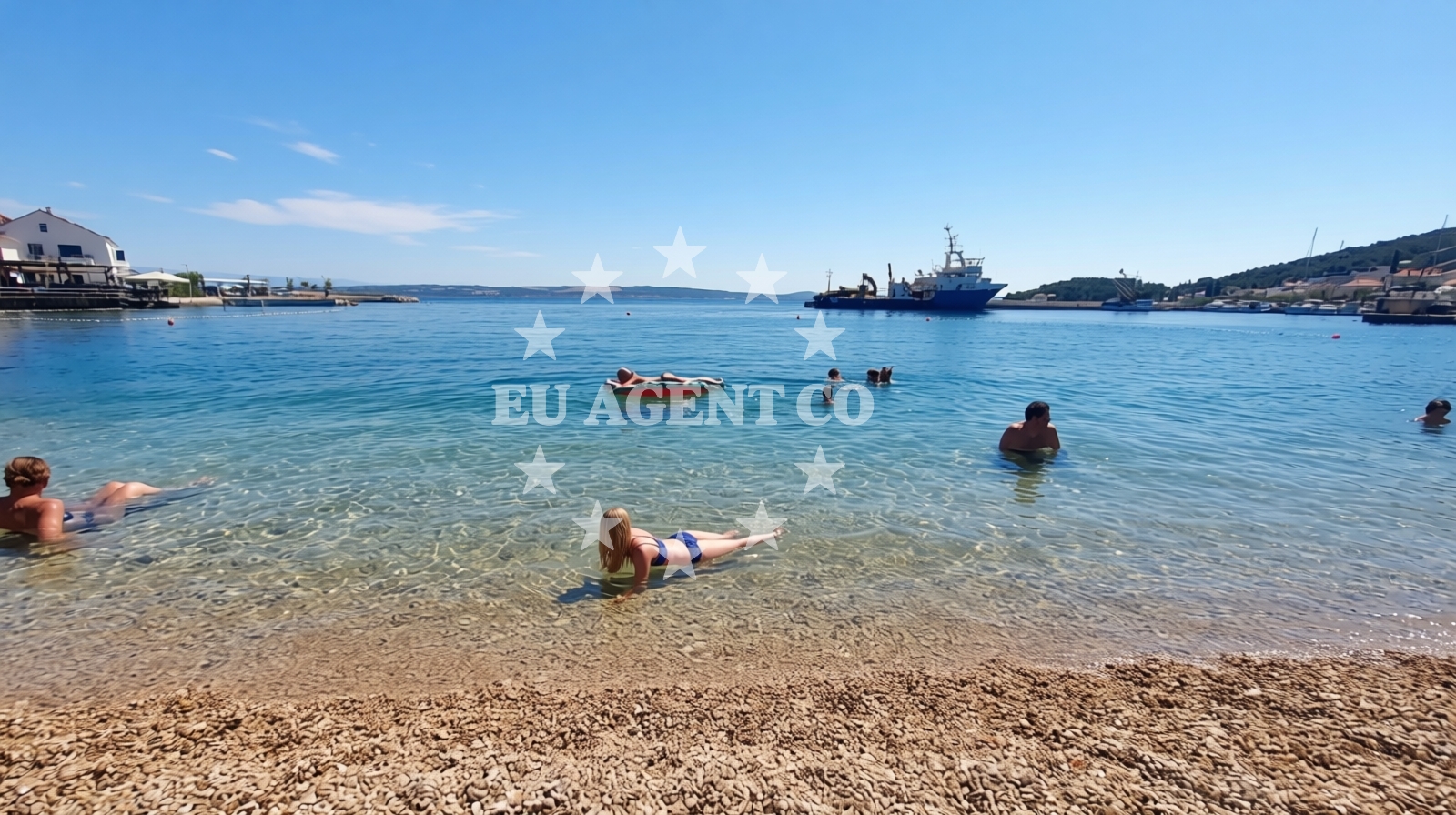 Beach facilities and surroundings at Beach Batalaza in Zanatska 11, Kali