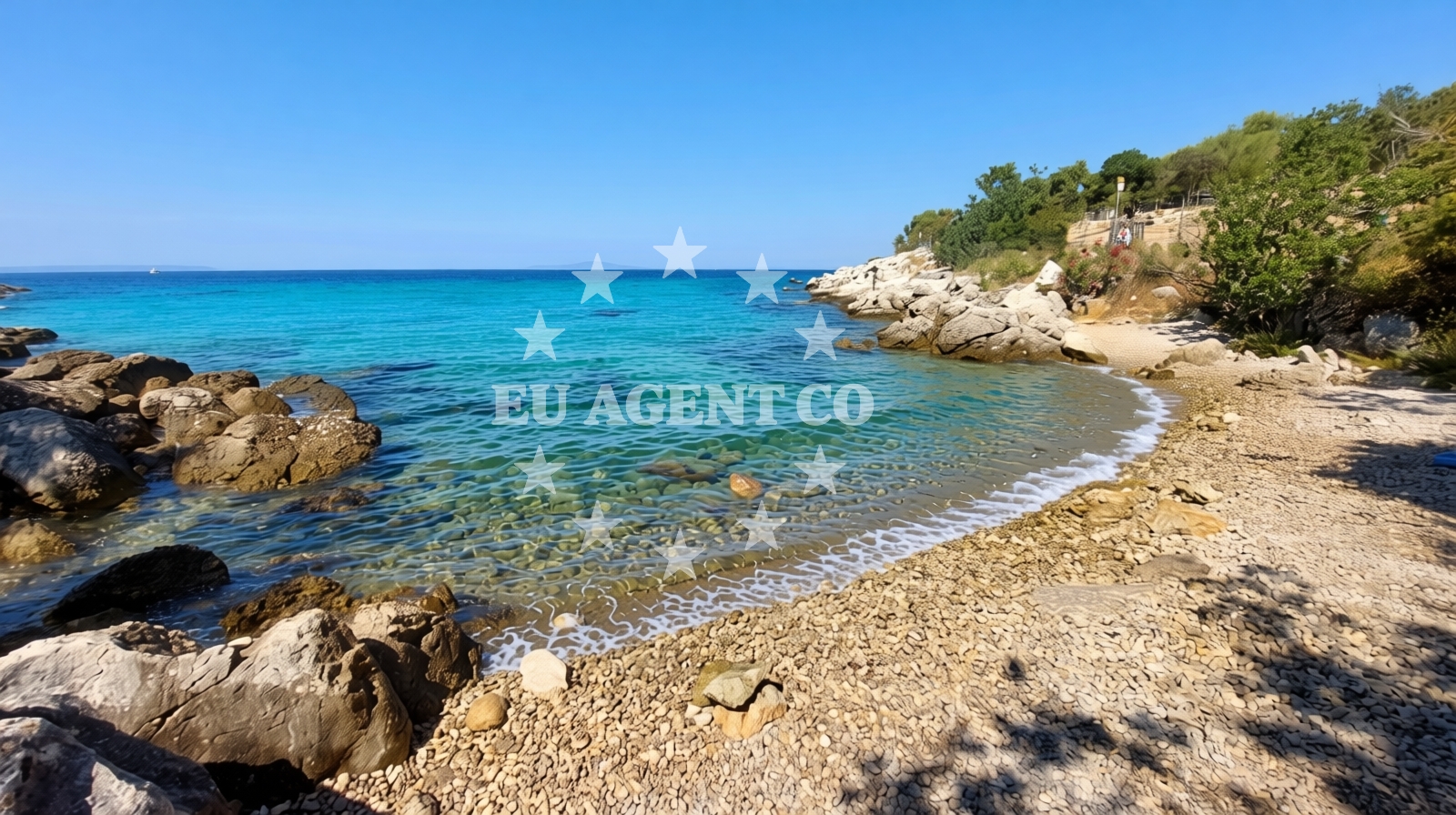 Overview of Beach Cicovac in Primorska ulica, Novalja