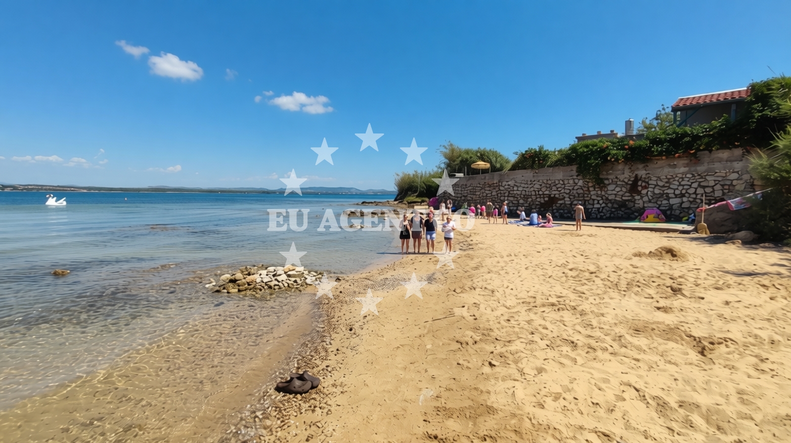 Shoreline and swimming area at Beach Klanac in Glavičine 44, Tkon