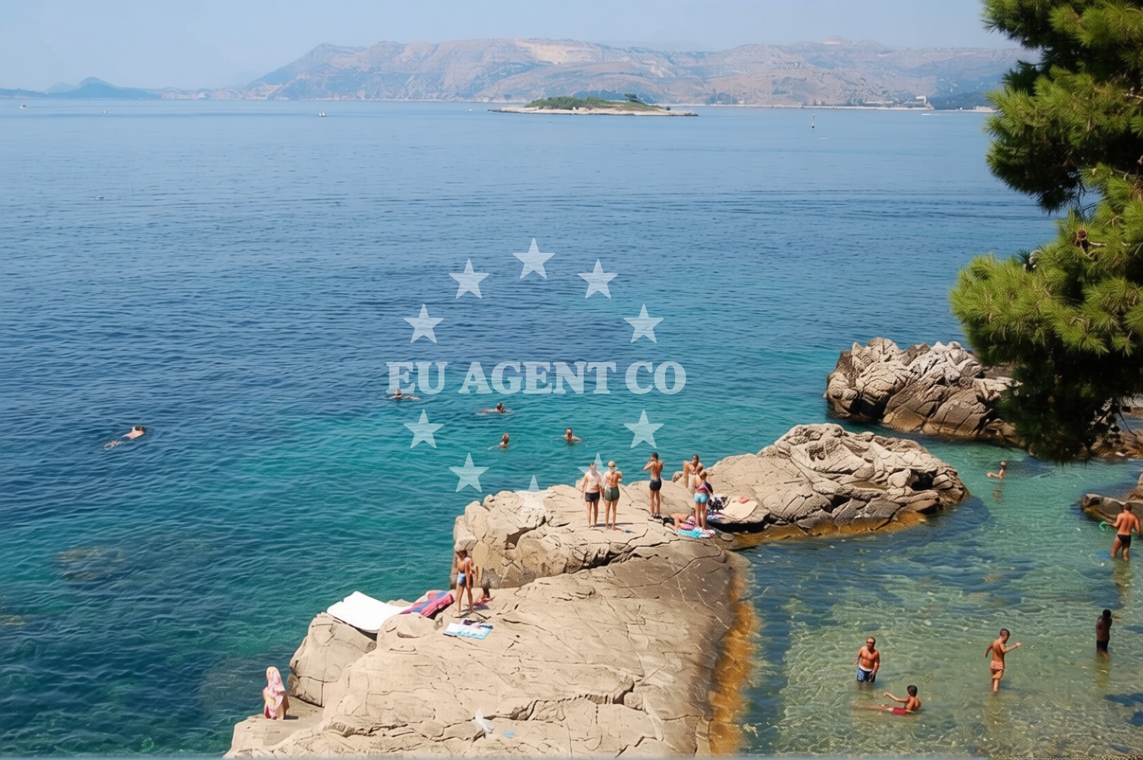 Beach facilities and surroundings at Beach Kljucice in Strossmayerova Ulica 6, Cavtat