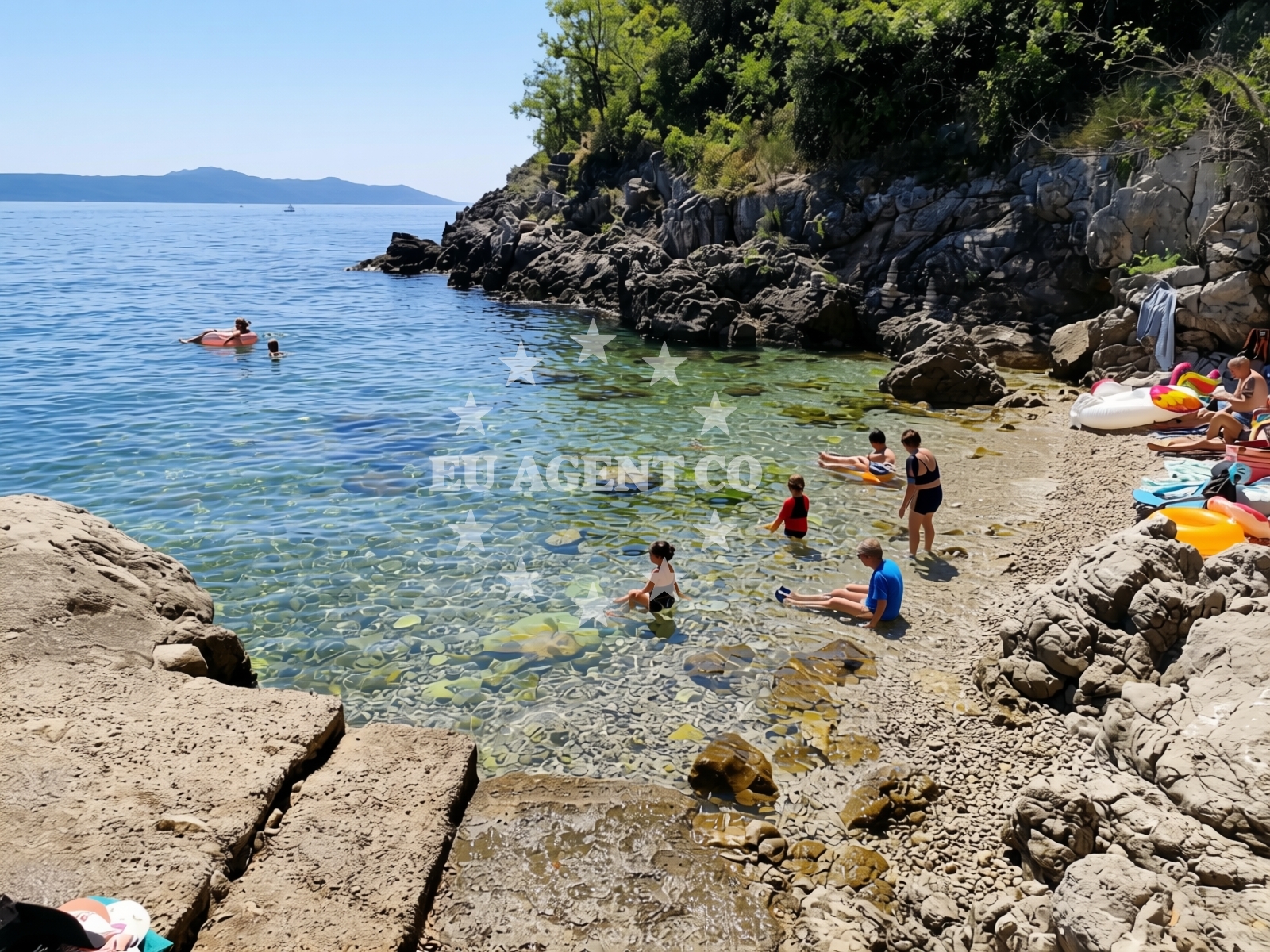 Beach facilities and surroundings at Beach Lucica in Donji Kraj, Mošćenička Draga