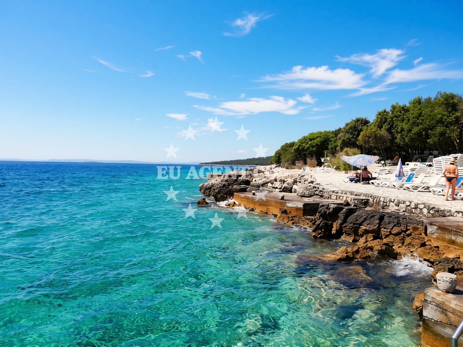 Additional view of Beach Luna