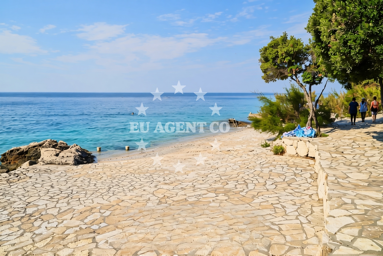 Additional view of Beach Luna