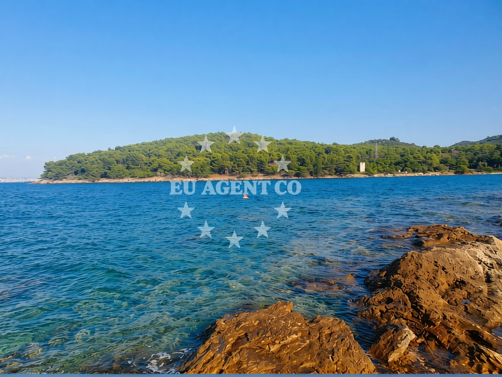 Beach facilities and surroundings at Beach Marijo in Ulica Gruh 6, Ugljan
