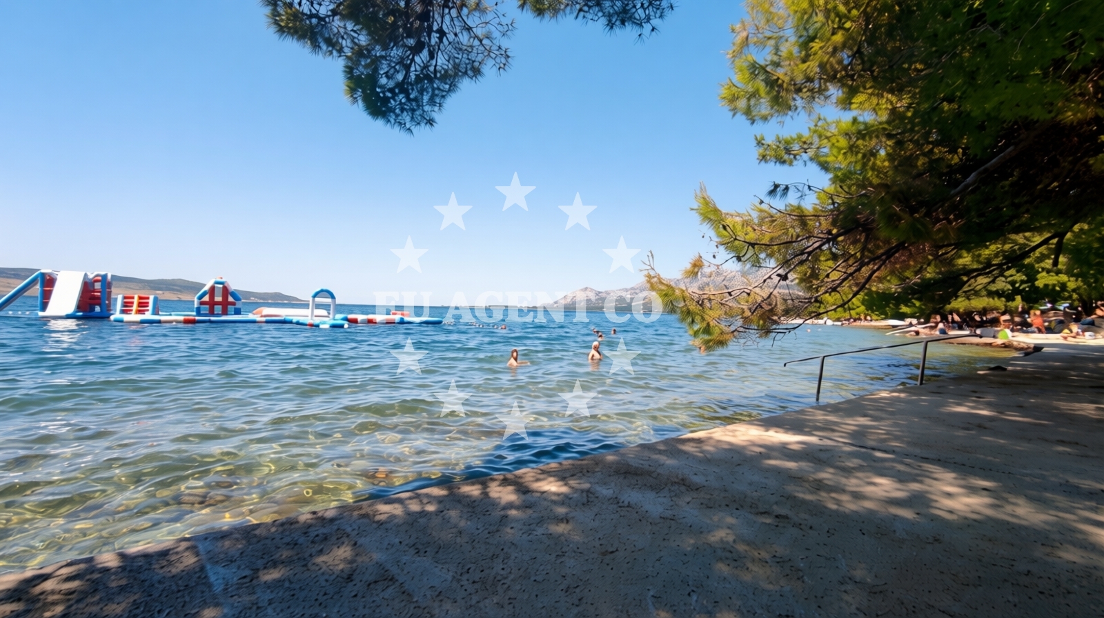 Overview of Beach Rovanjska in Zagrebačka 43, Rovanjska, Jasenice