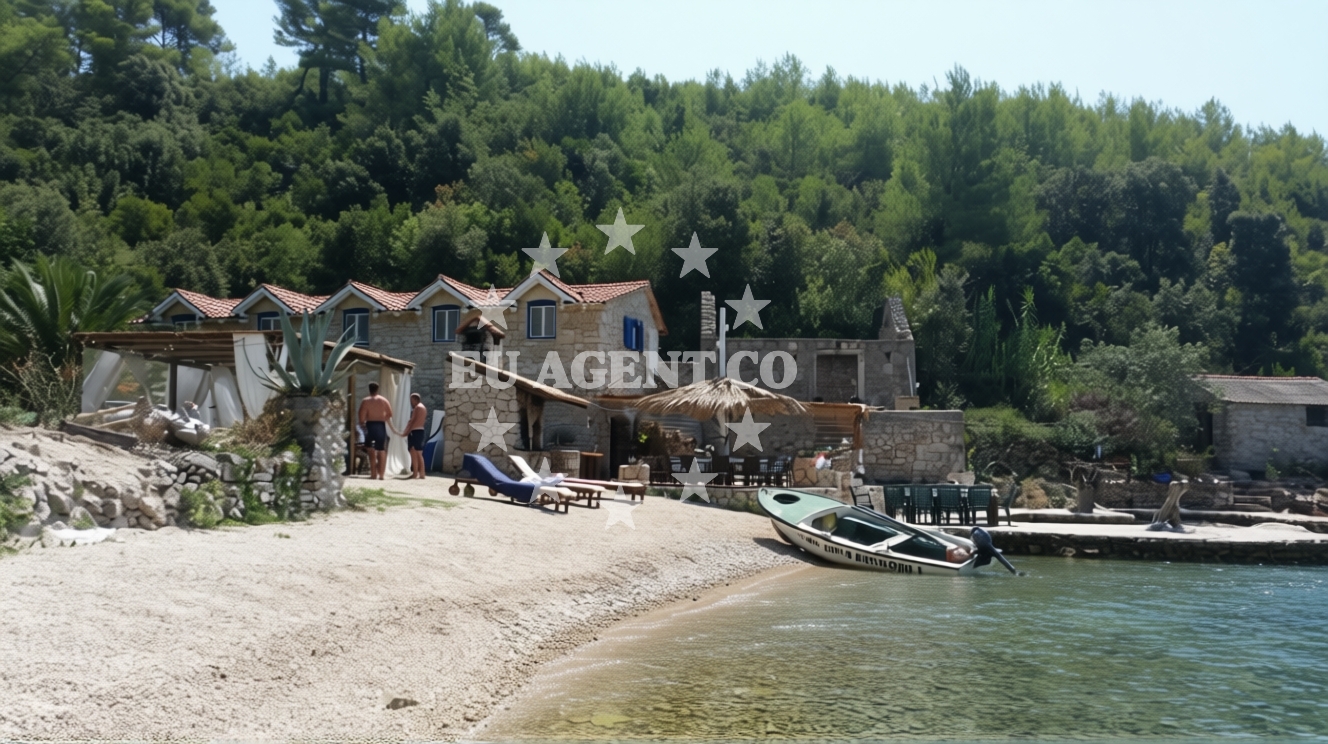 Shoreline and swimming area at Beach Sucuraj in UVALA DIDINA,OTOK HVAR, Sućuraj