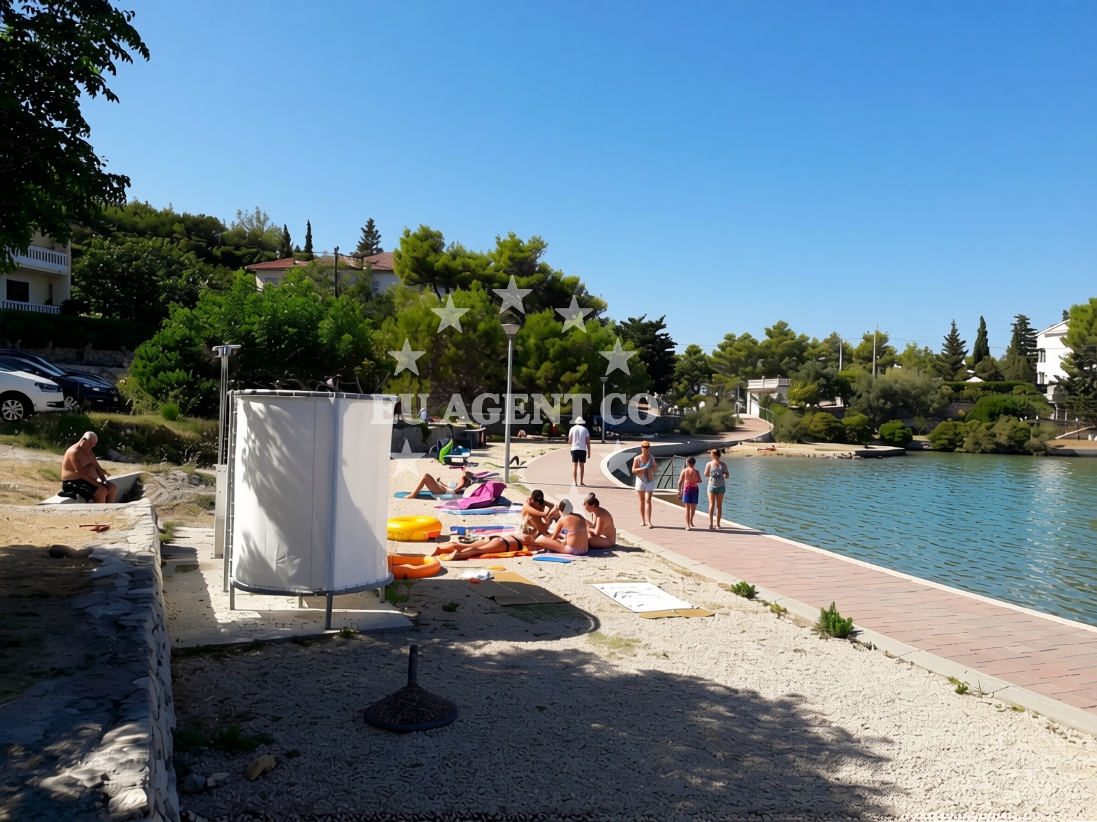 Shoreline and swimming area at Beach Supetarska Draga in Supetarska Draga 214, Supetarska Draga
