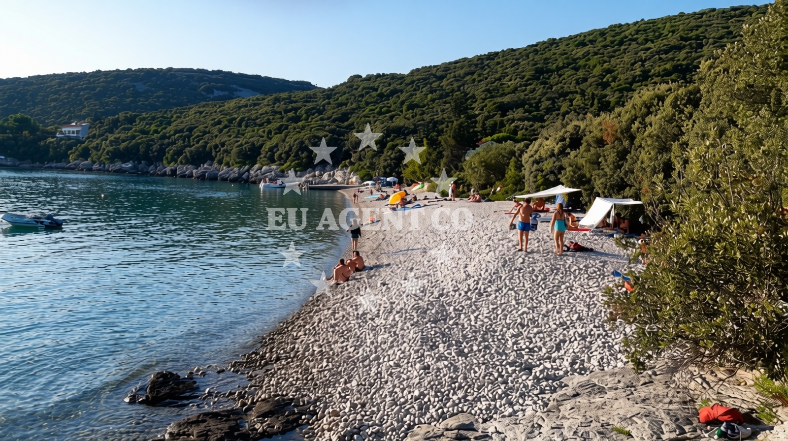 Beach facilities and surroundings at Beach Veli Zal in USTRINE 9 1, Ustrine
