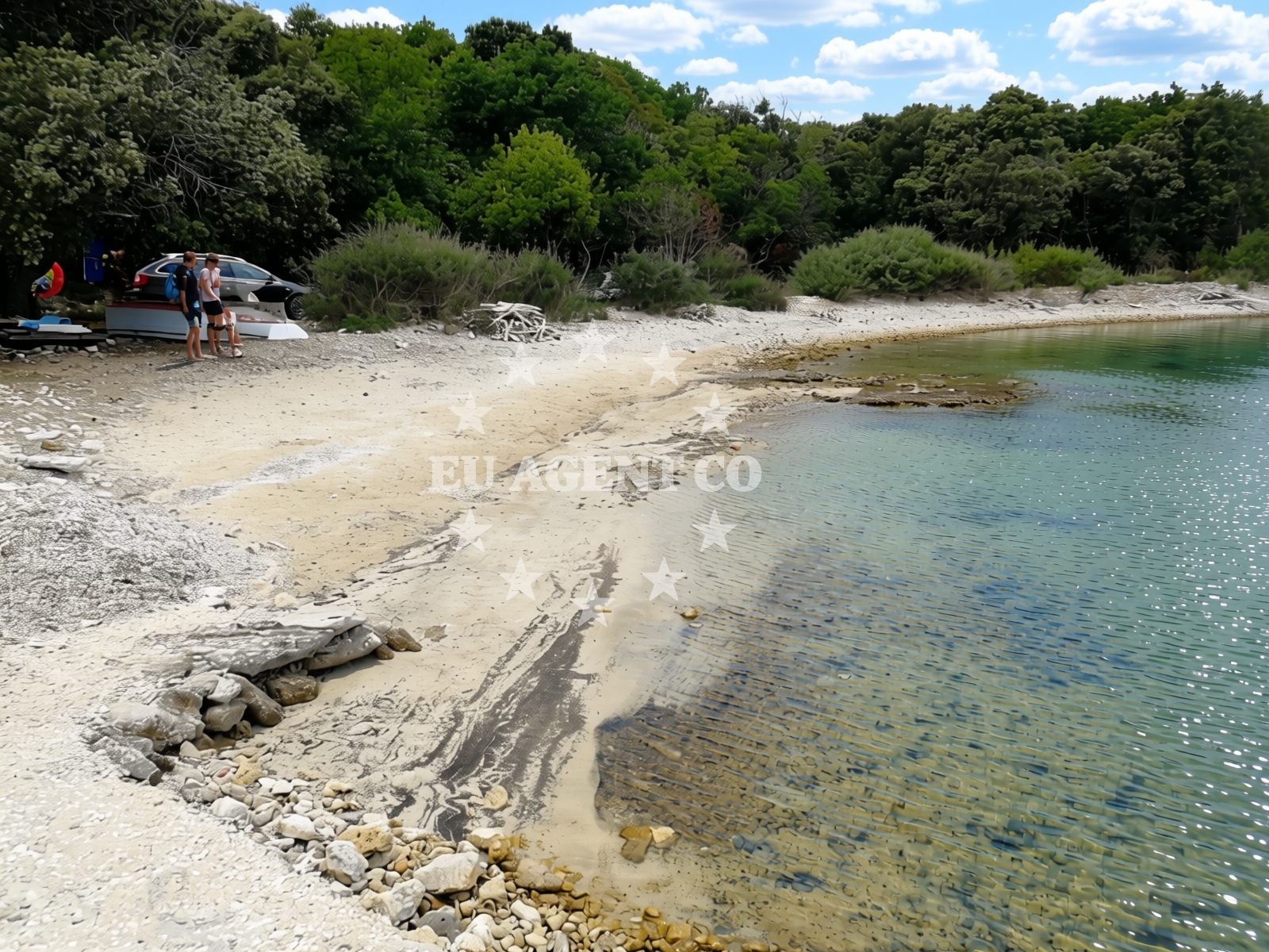 Beach facilities and surroundings at Belej beach in Belej 61, Belej