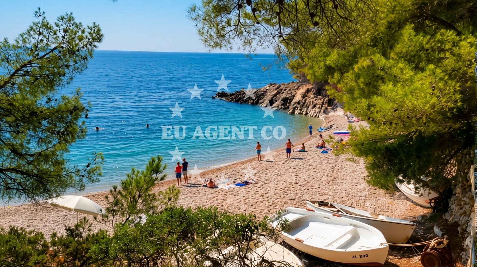 Shoreline and swimming area at Bile beach in Zavala 220, Zavala