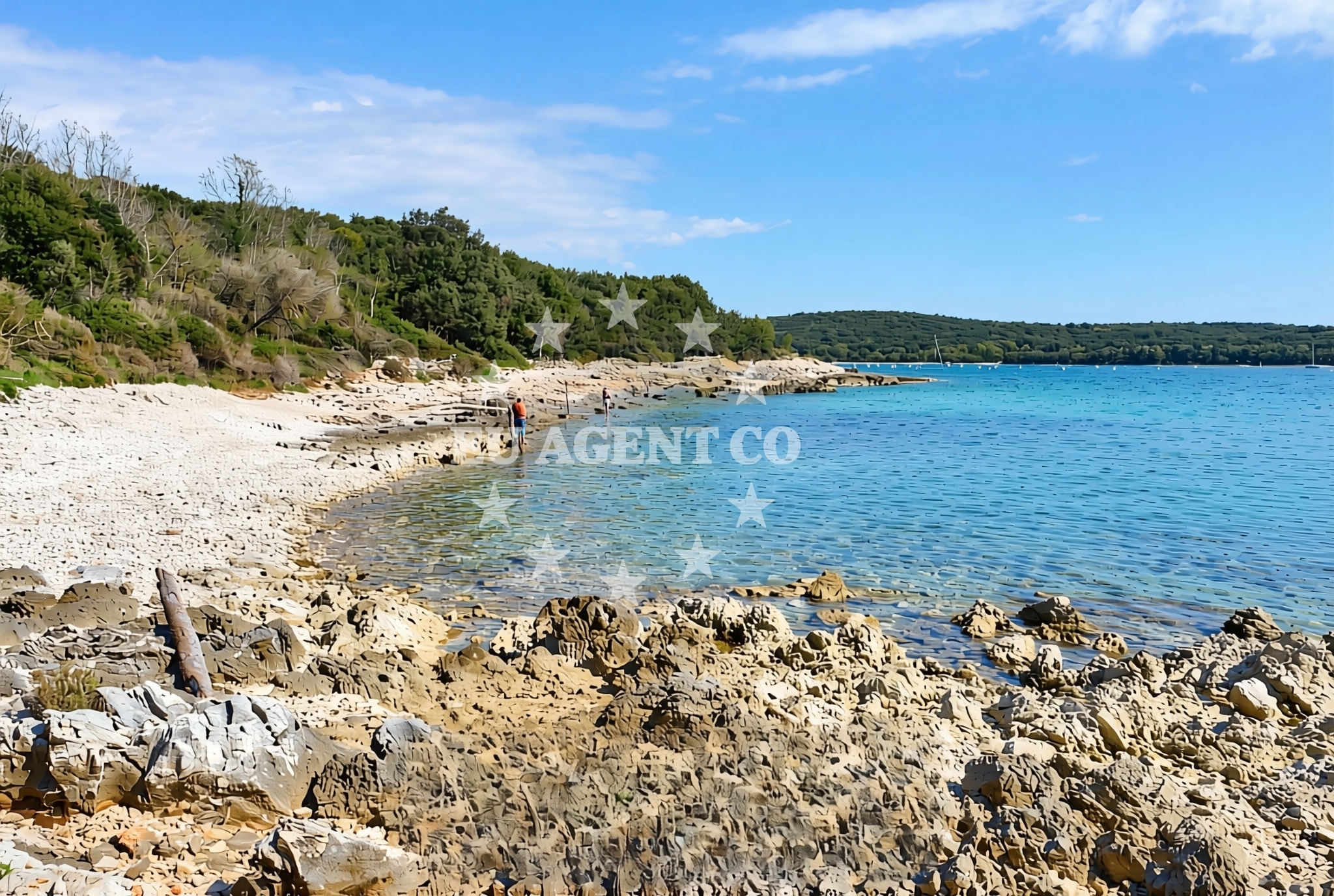 Overview of Bili runci istok, Rovinj Beach in Bili runci istok