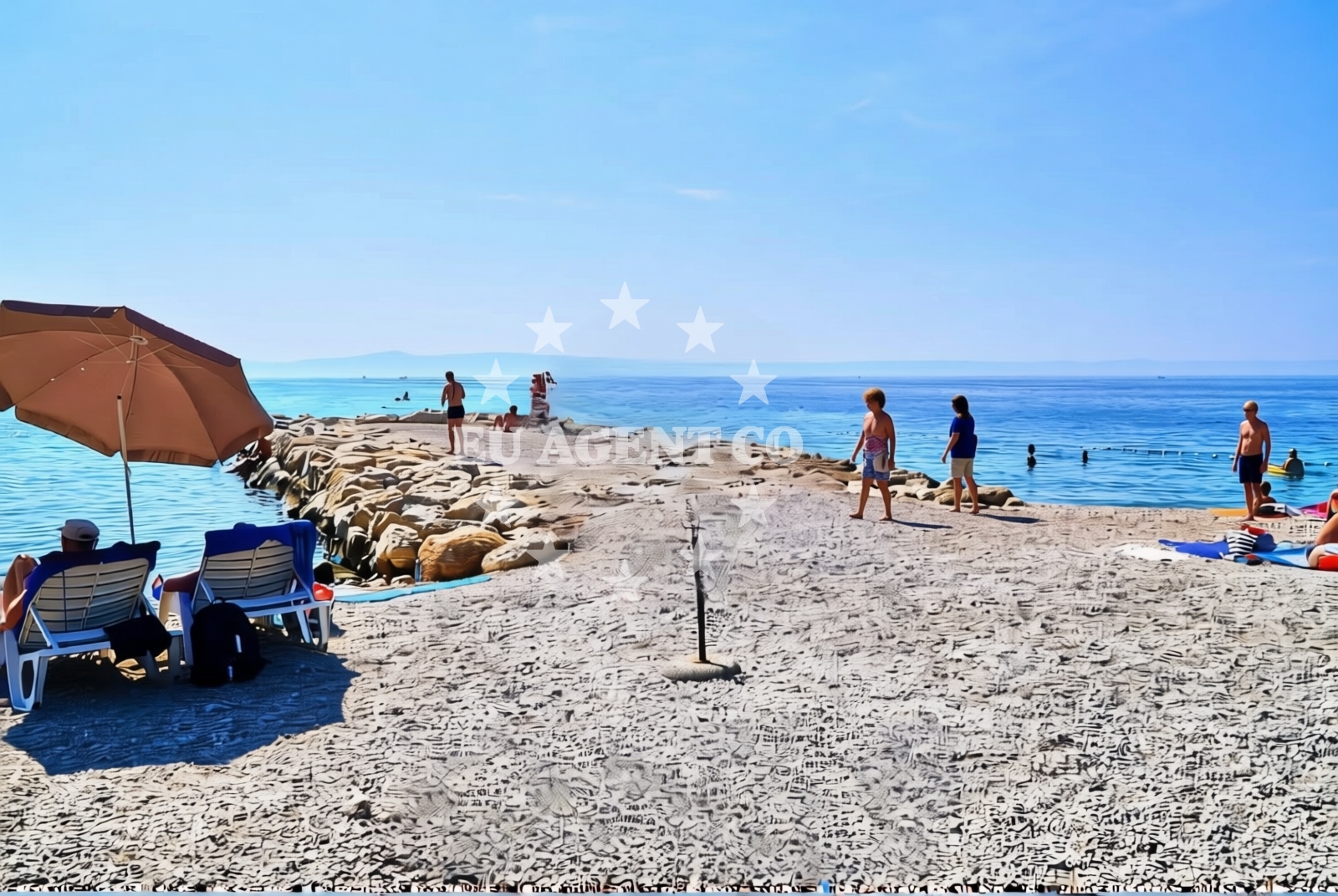 Beach facilities and surroundings at Biokovka, Makarska Beach in Biokovka