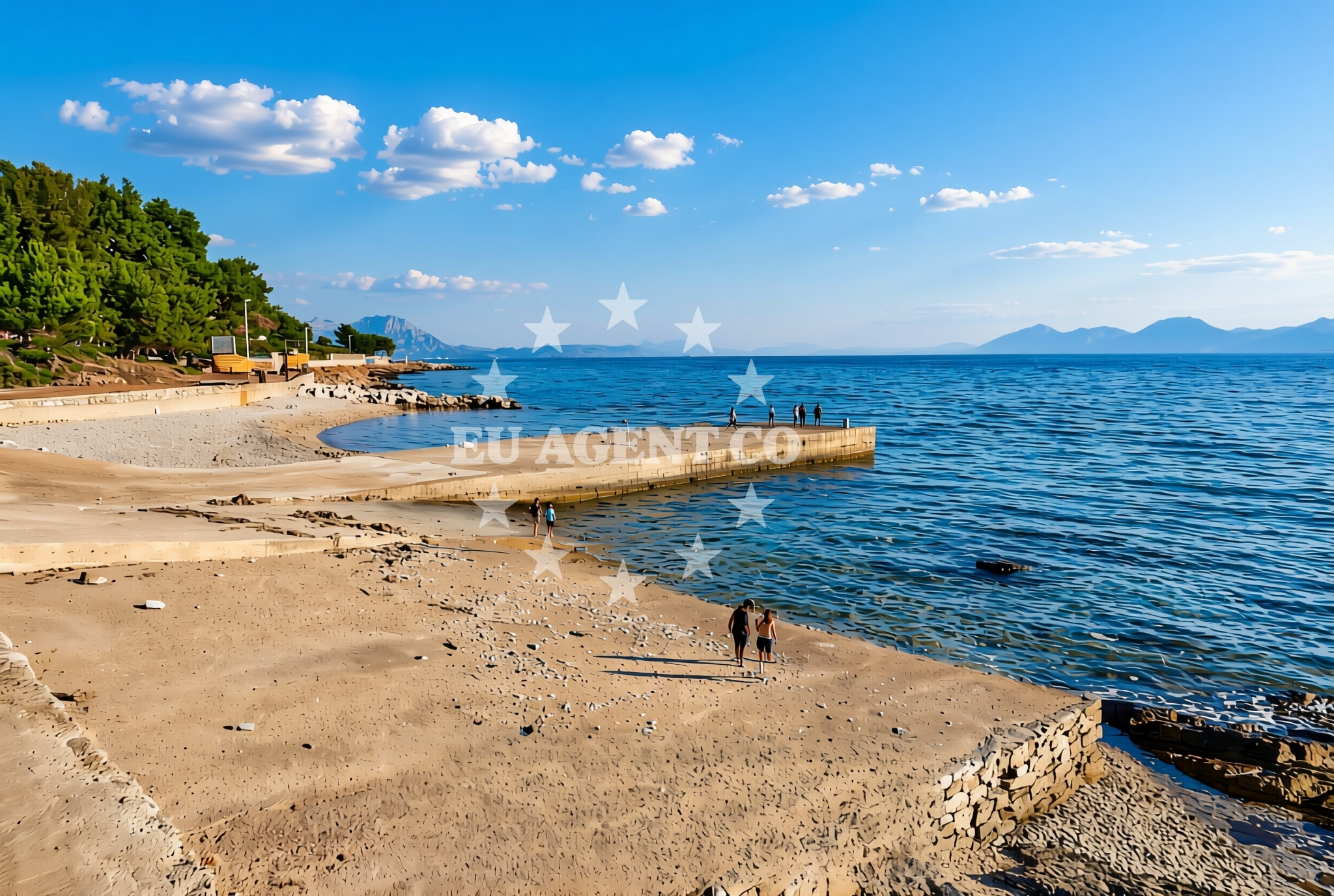 Shoreline and swimming area at Blaca istok, Sućuraj (Hvar) Beach in Blaca istok