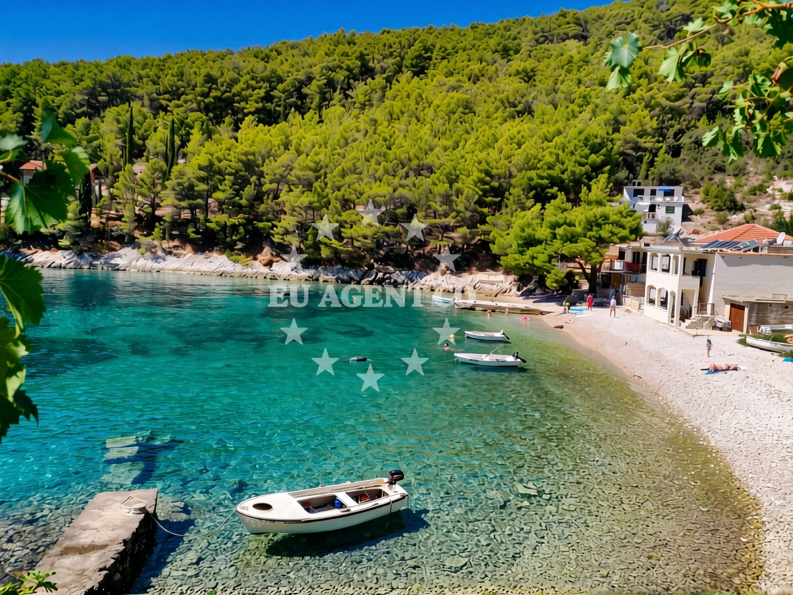 Overview of Bogomolje beach in Ulica Račevina 42/a, Bogomolje