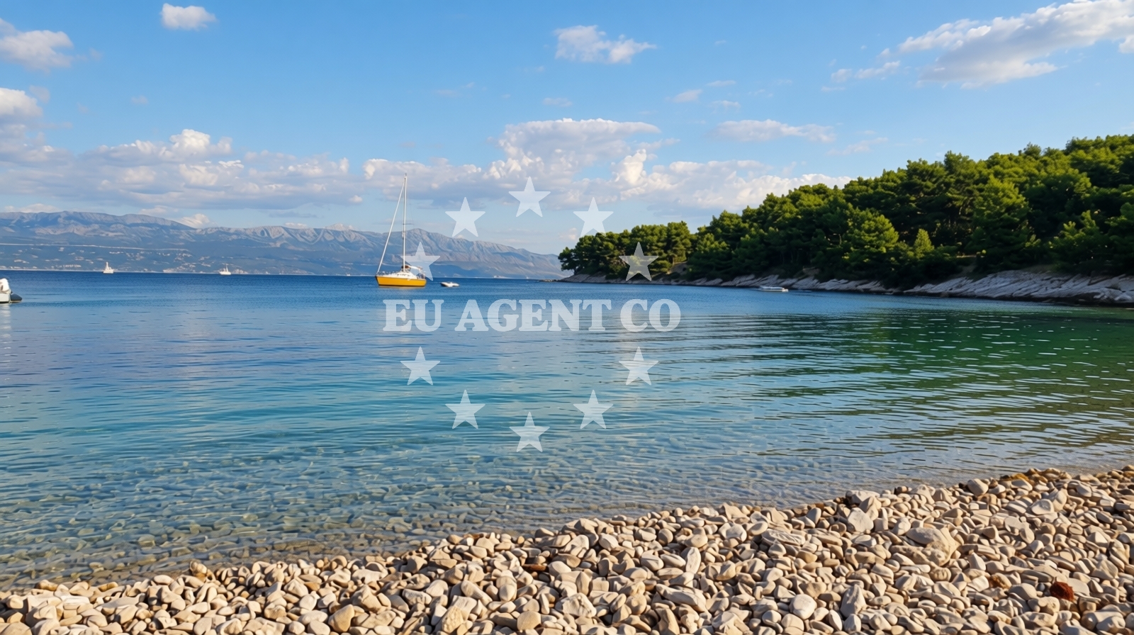 Beach facilities and surroundings at Borak Bay in Put Stipanske 25, Sutivan
