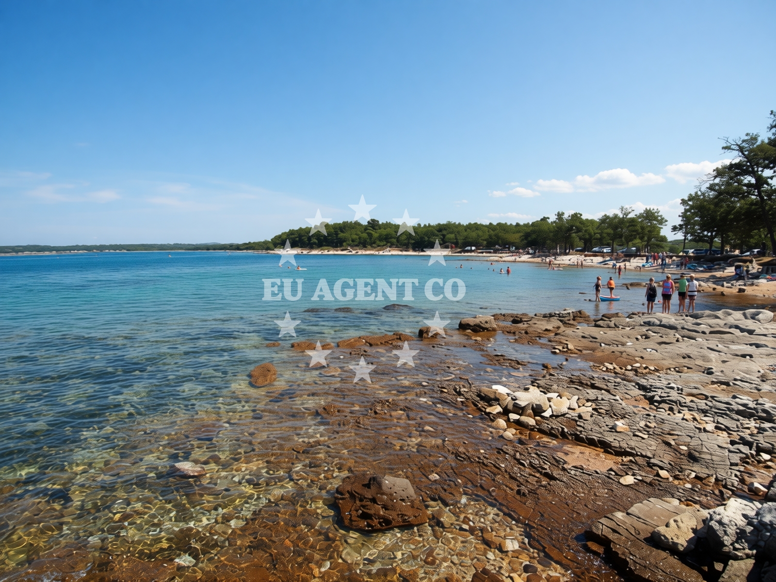 Overview of Bosuja beach in Červar 2A, Poreč