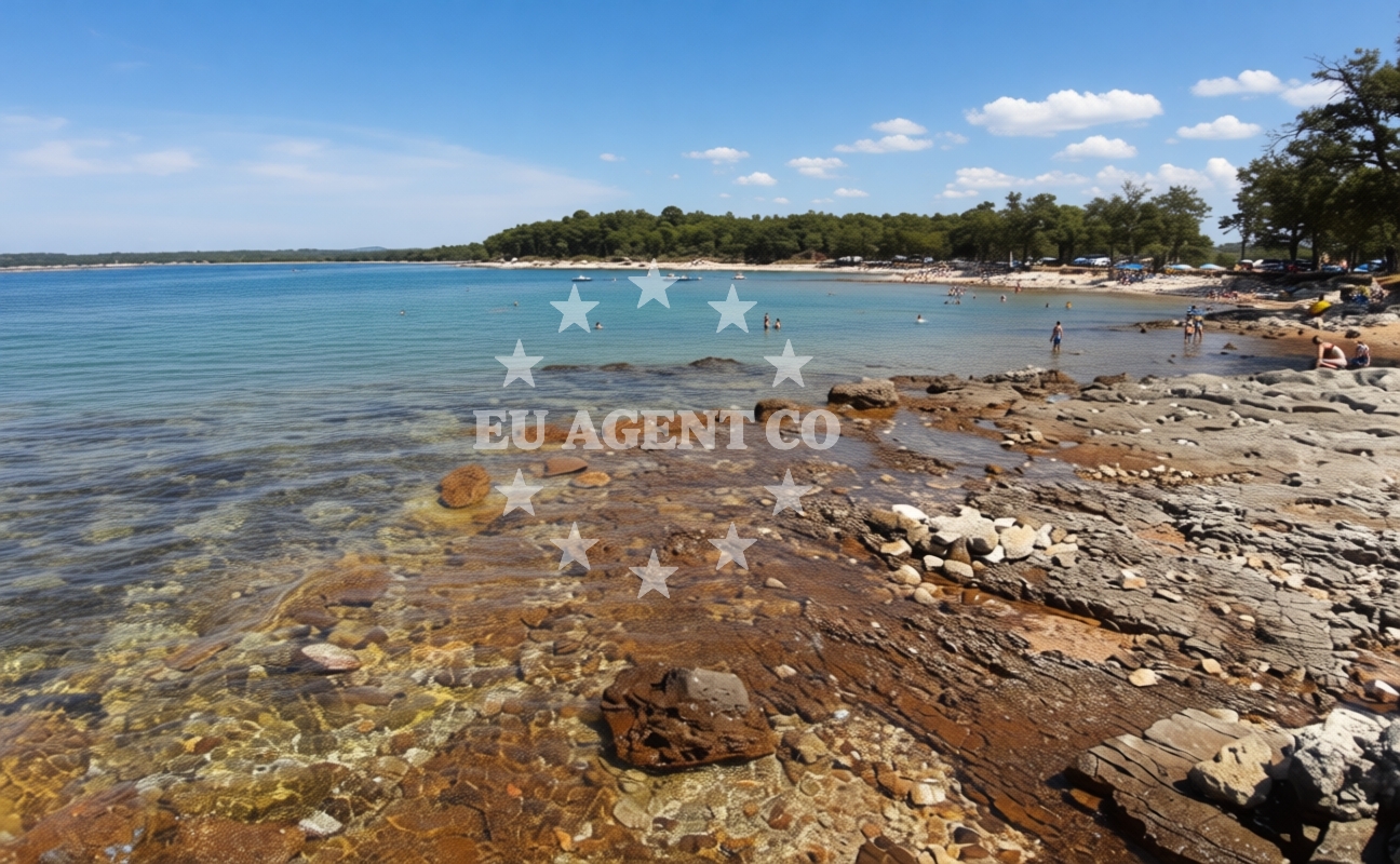 Additional view of Bosuja beach in Červar 2A, Poreč