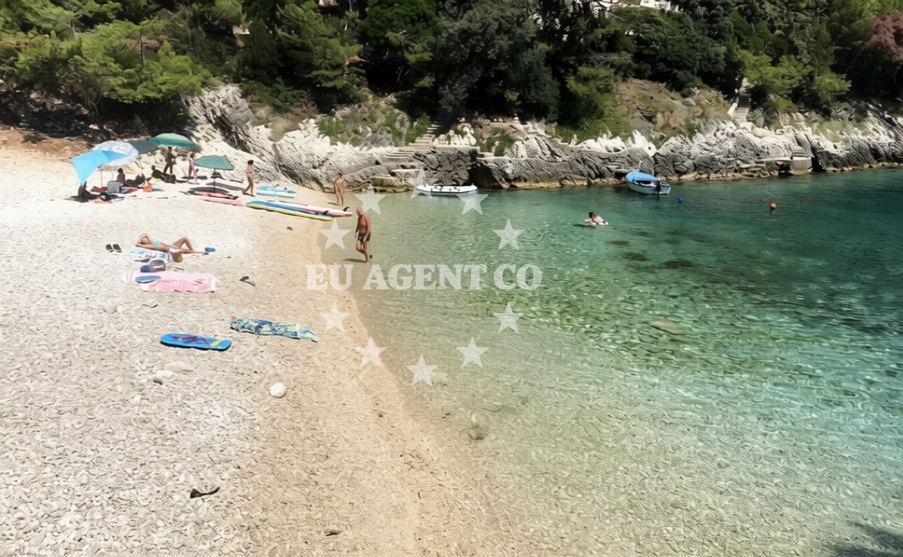 Additional view of Bratinja Luka beach in Žrnovo 1450, Žrnovo