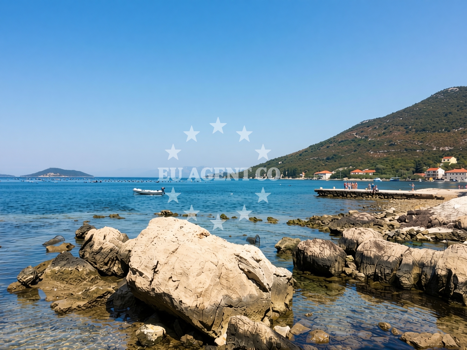 Beach facilities and surroundings at Brijesta beach in Brijesta 20, Janjina