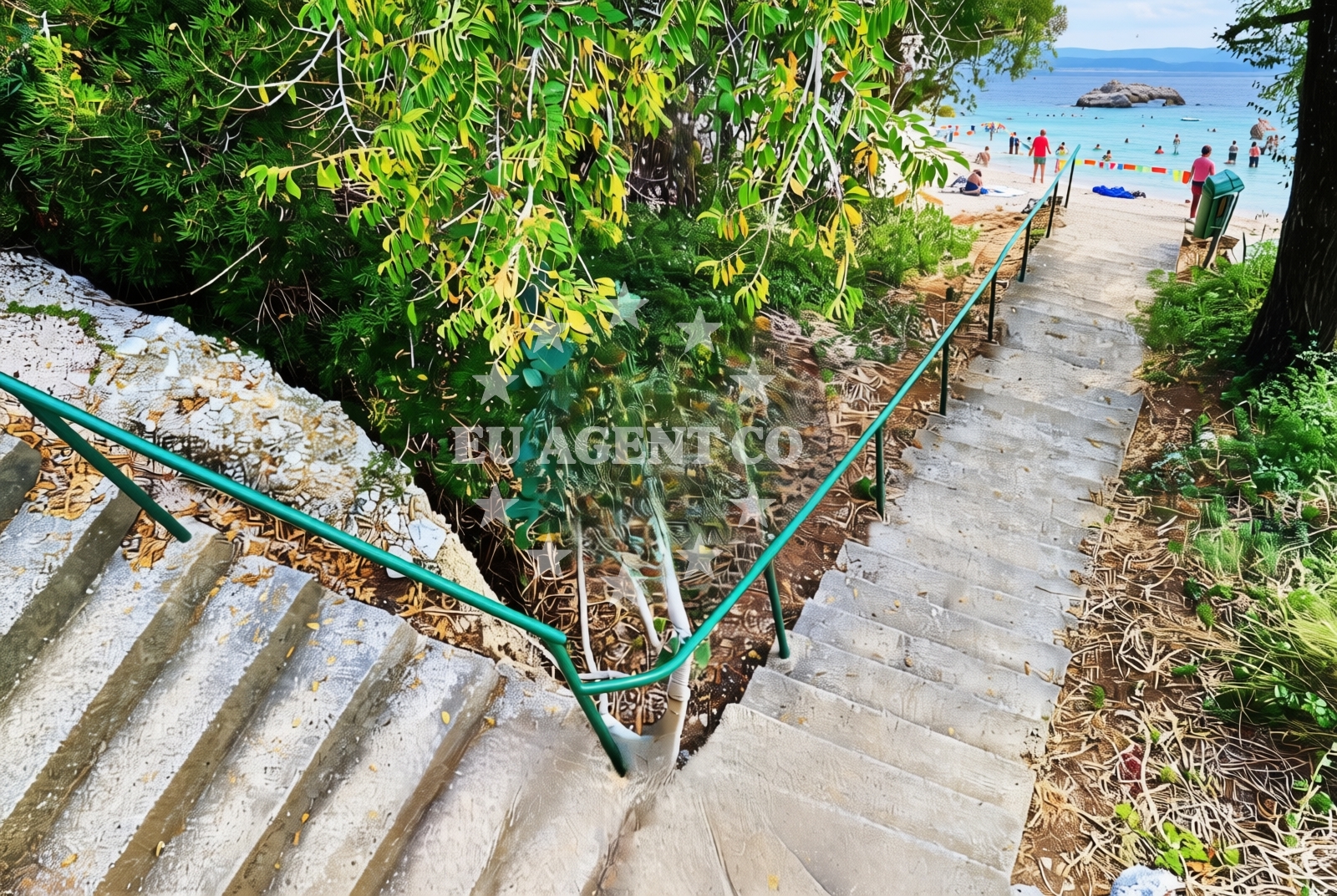Beach facilities and surroundings at Brist: beaches and coves (7) in Brist