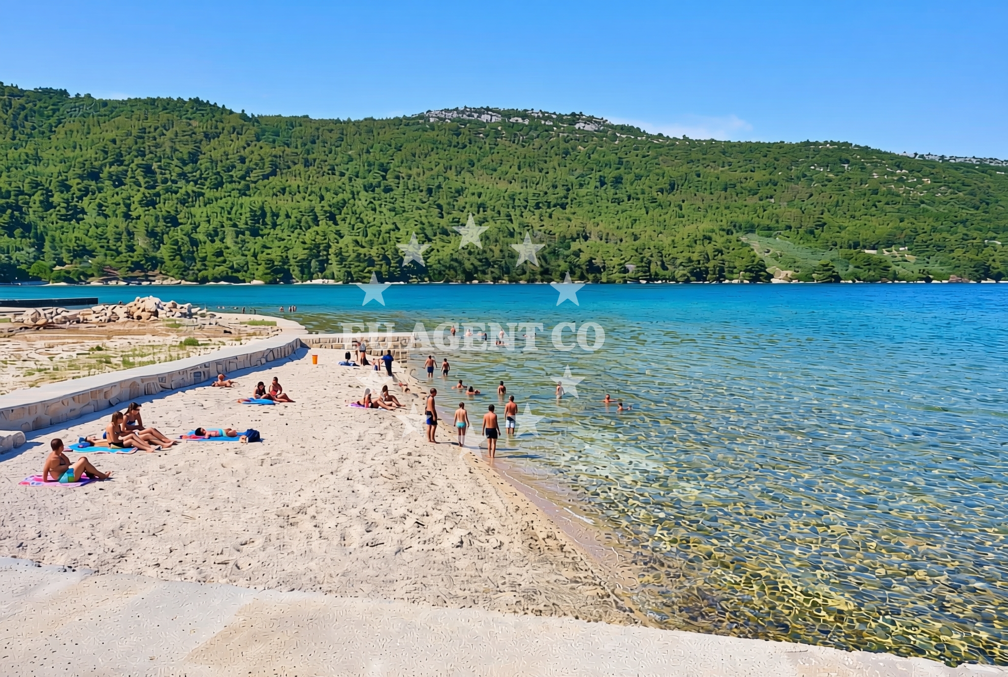 Shoreline and swimming area at Broce sredina, Broce Beach in Broce sredina