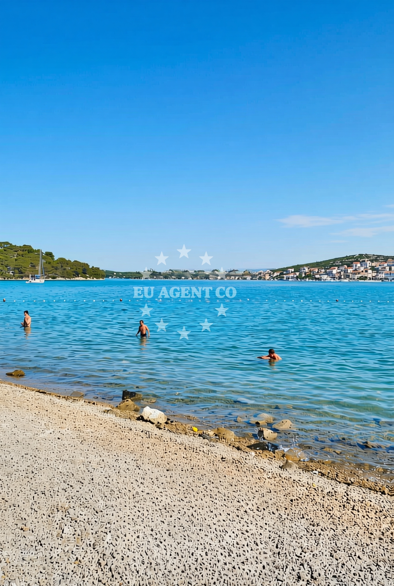 Beach facilities and surroundings at Brošćica, Jezera (Murter) Beach in Brošćica