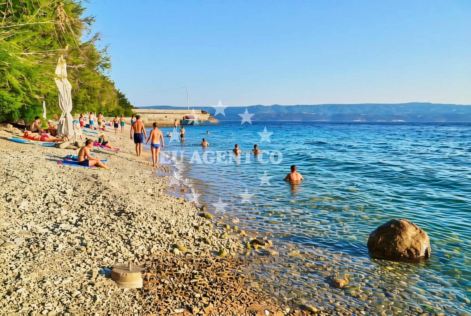 Shoreline and swimming area at Brzet jug, Omiš Beach in Brzet jug